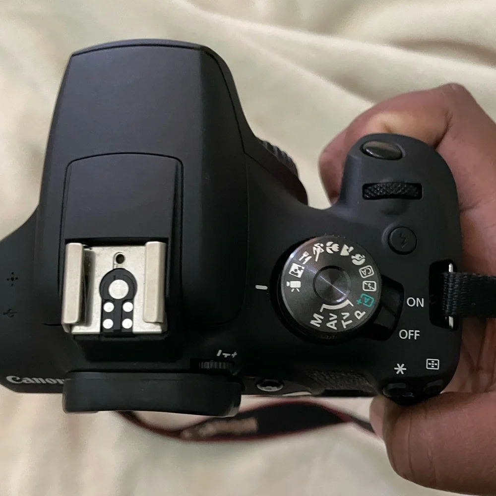 Canon Rebel T7 Digital DSLR Camera - Black with BOX!